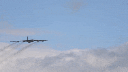 绝对的空中威慑力:美,俄下一代远程轰炸机最新发展分析