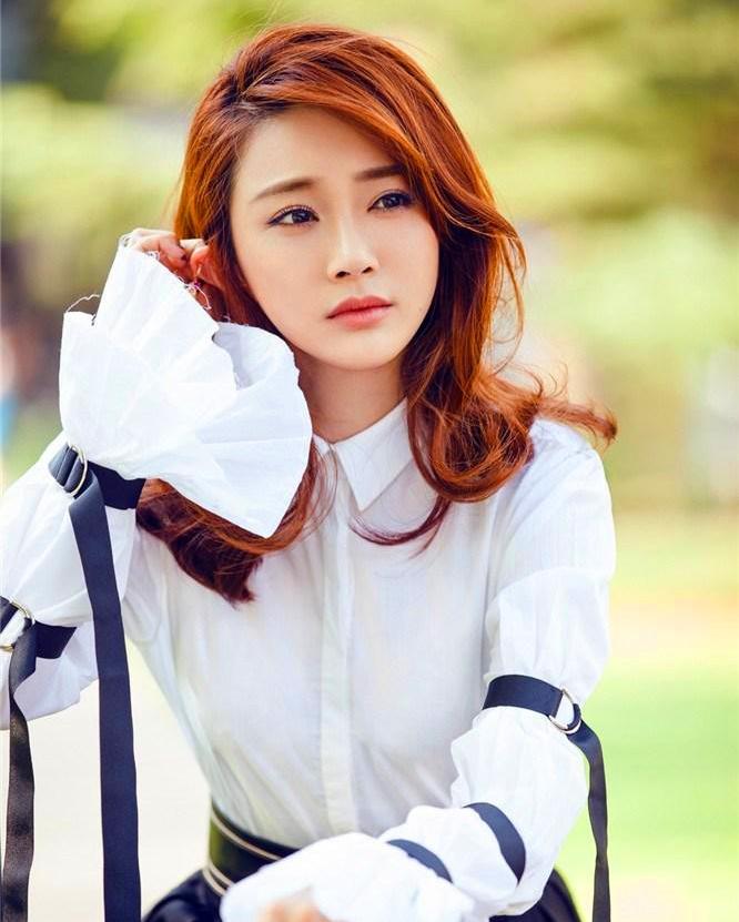 她凭好声音走红,可出名后与老公离婚,如今28岁变这样