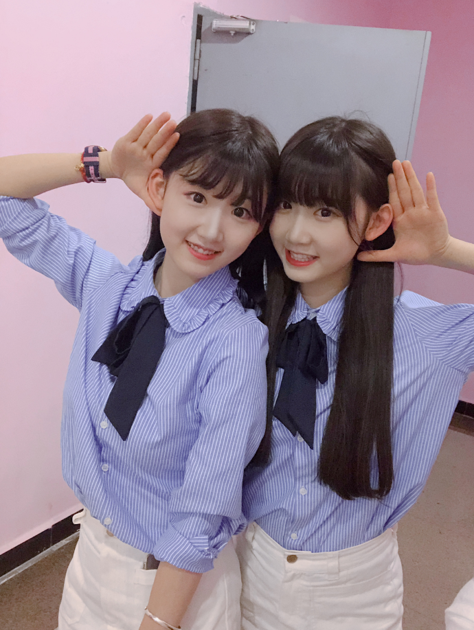 抖音最美双子--糖果小饼干甜美来袭