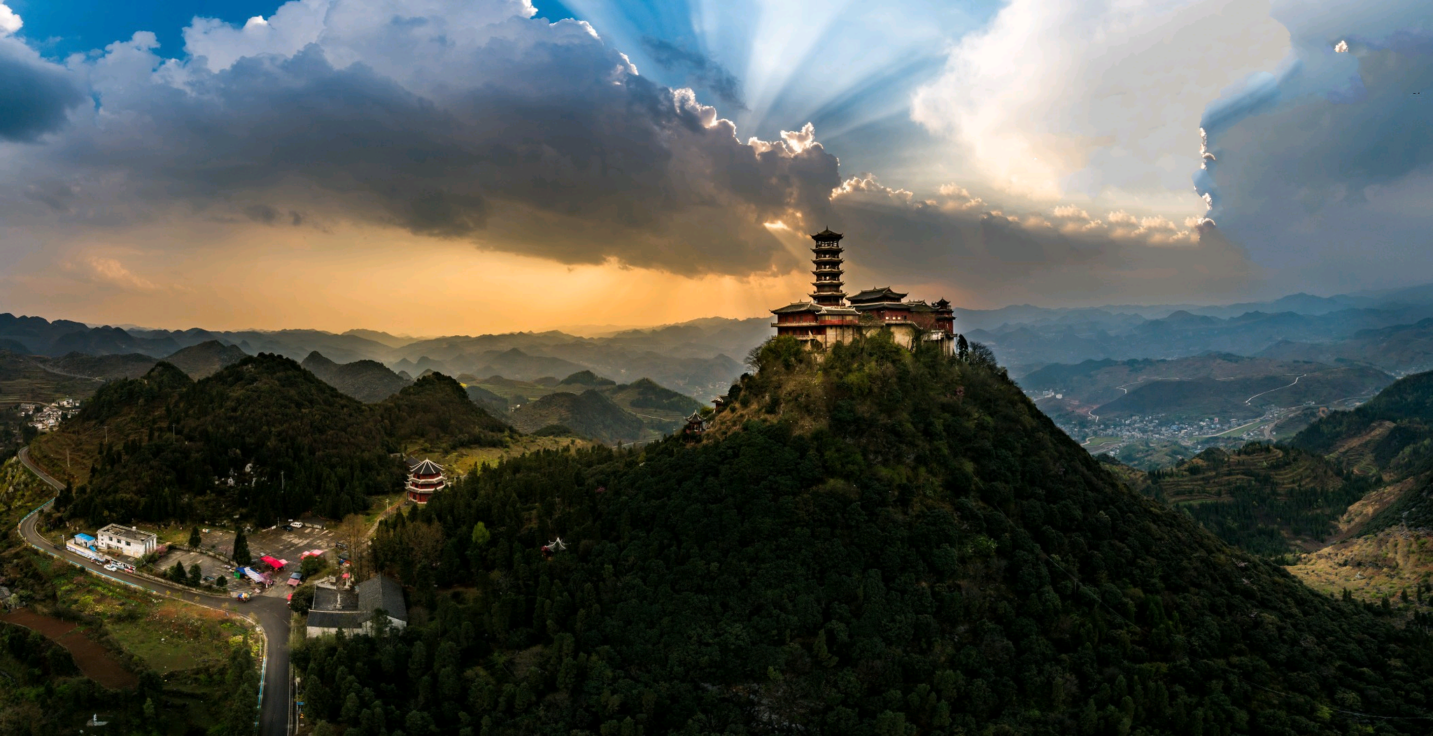 六盘水竟然有三处的鲜为人知美丽景点其中一处还能经常看到佛光