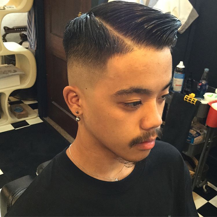 精致的男士都应该选择一个时尚的侧分油头