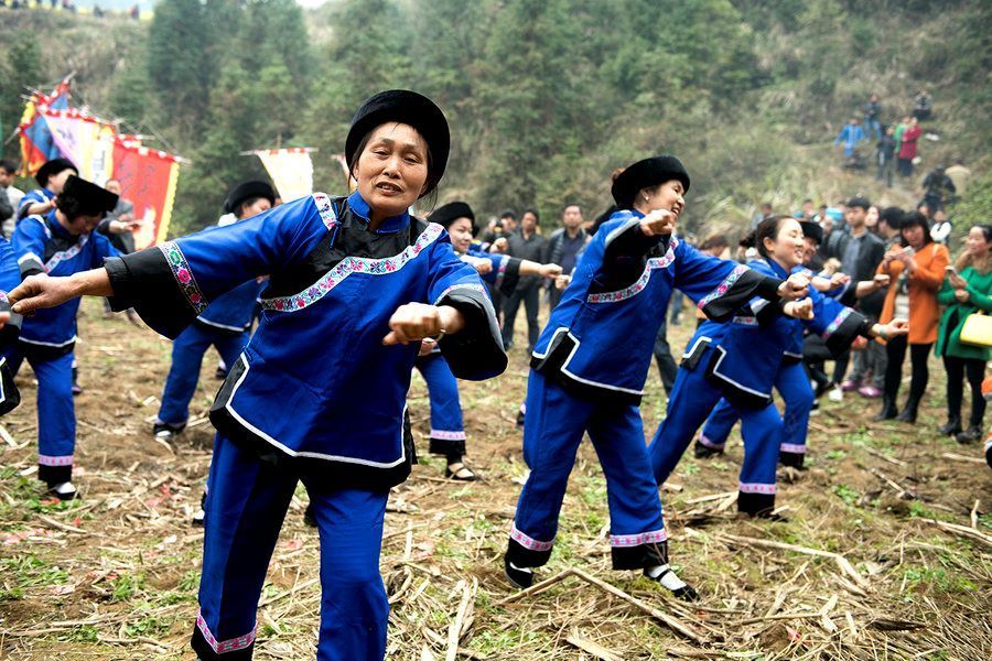 放蠱,落花洞女成不解之謎,湘西土家族的擺手舞更神秘