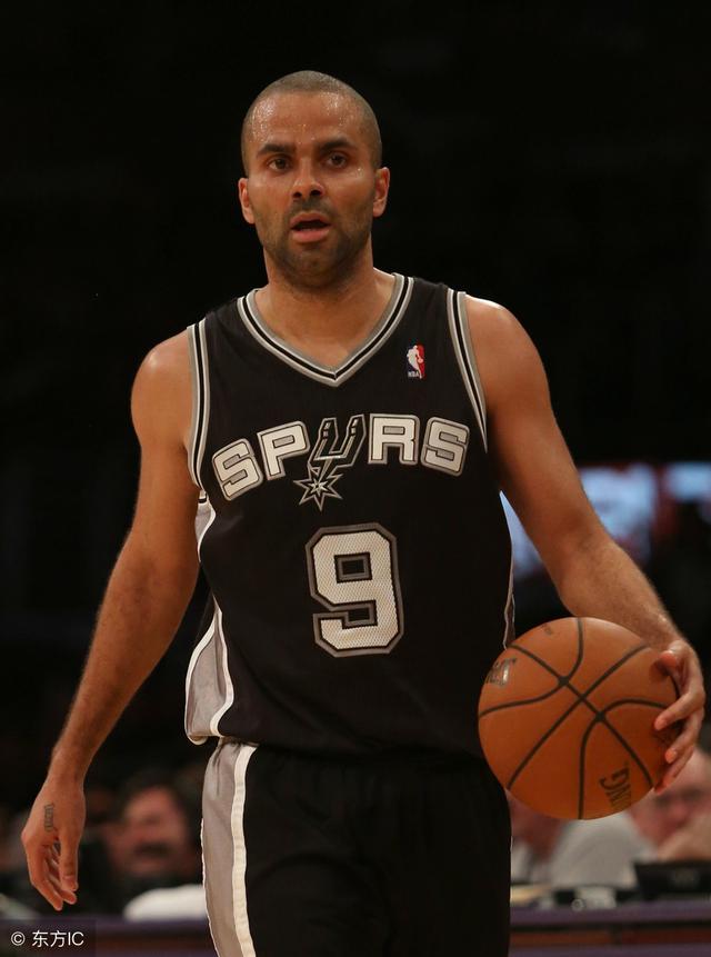 可以理解!帕克选择离开,原因是马刺管理层给出这样坑人合同!