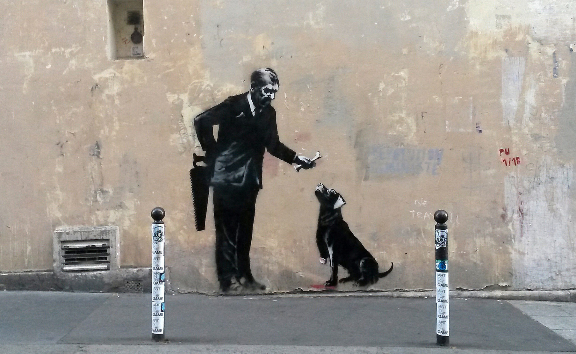 街头艺术家班克斯banksy在巴黎时装周期间