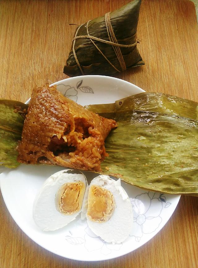 端午节长辈说餐桌上一定要有这5道家常菜,据说吃了这些菜可以