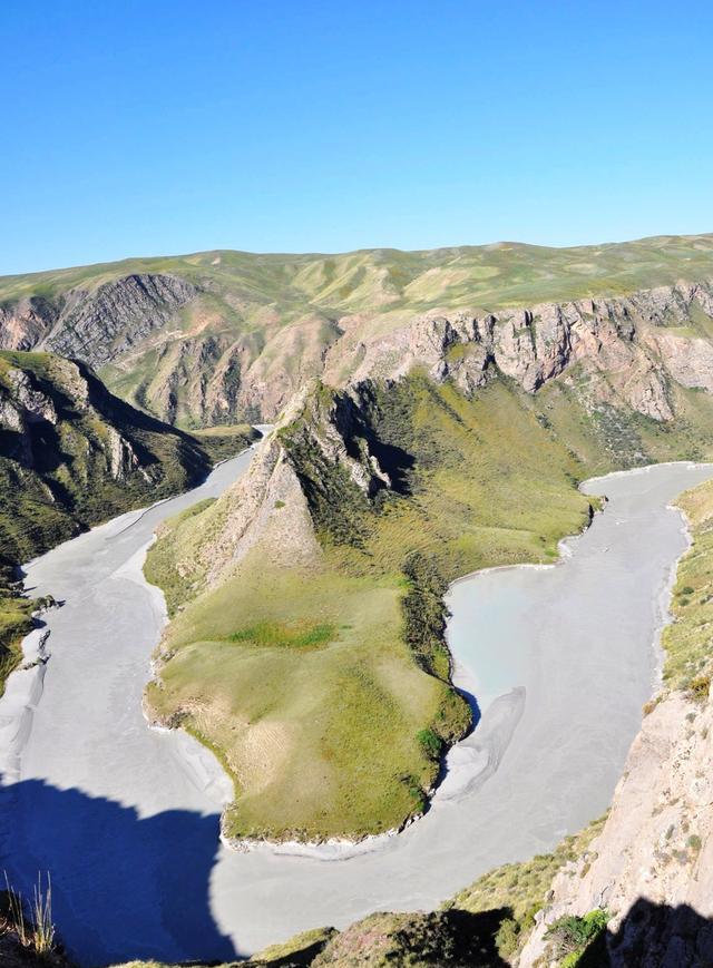 北疆阔克苏大峡谷, 高峡出平湖, 九曲十八弯