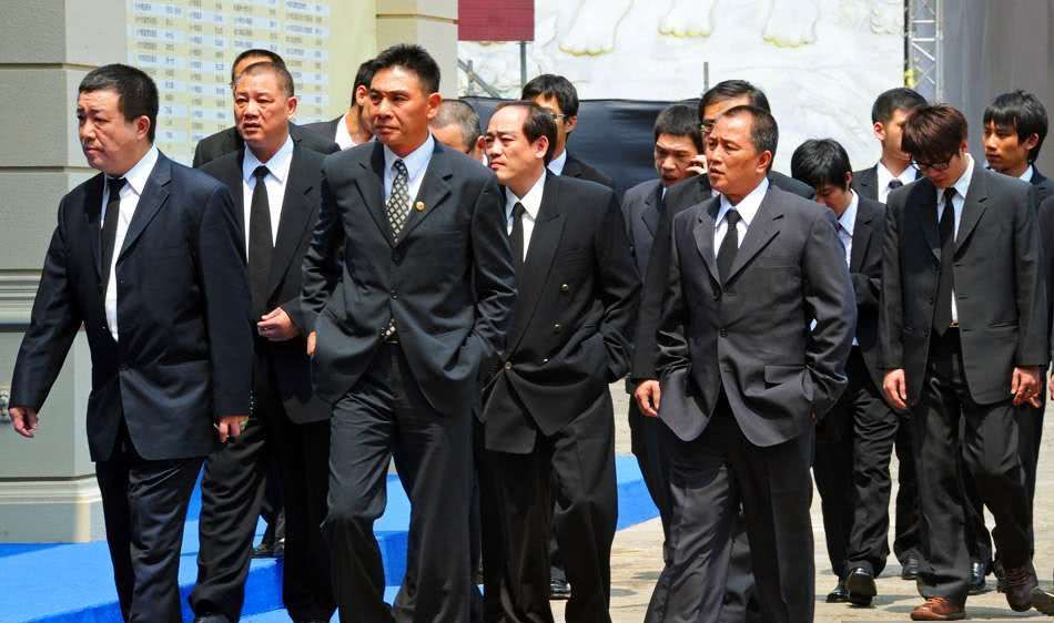 台湾悍匪,一把ak47横扫赌场,10年抢10亿,警方拿他没辙