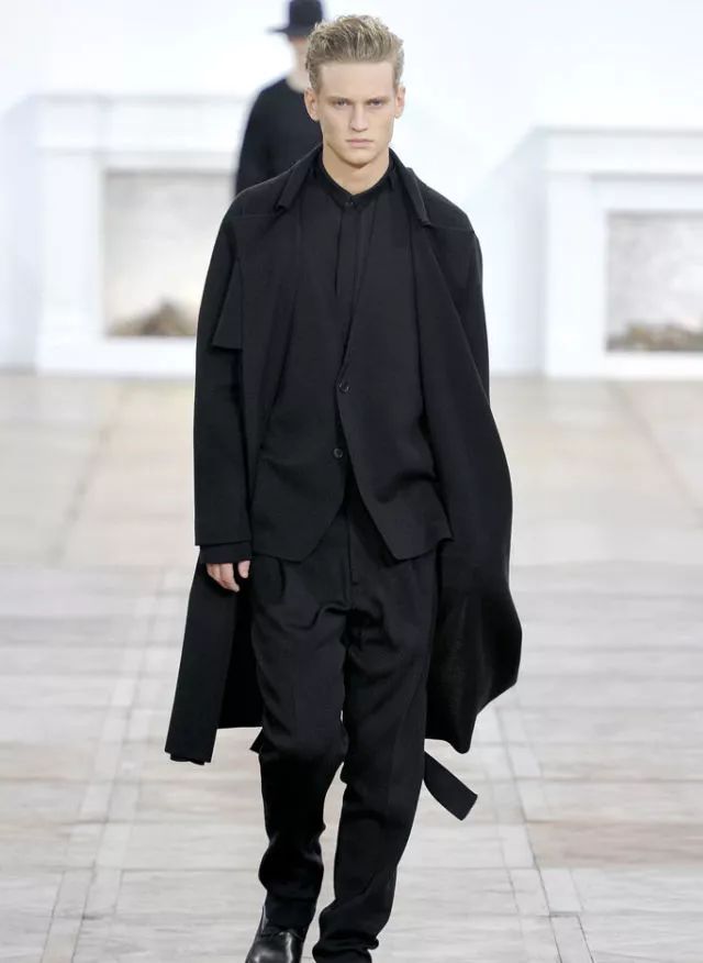 一场终将到来的革命:迪奥男装创意总监kris van assche宣布离职