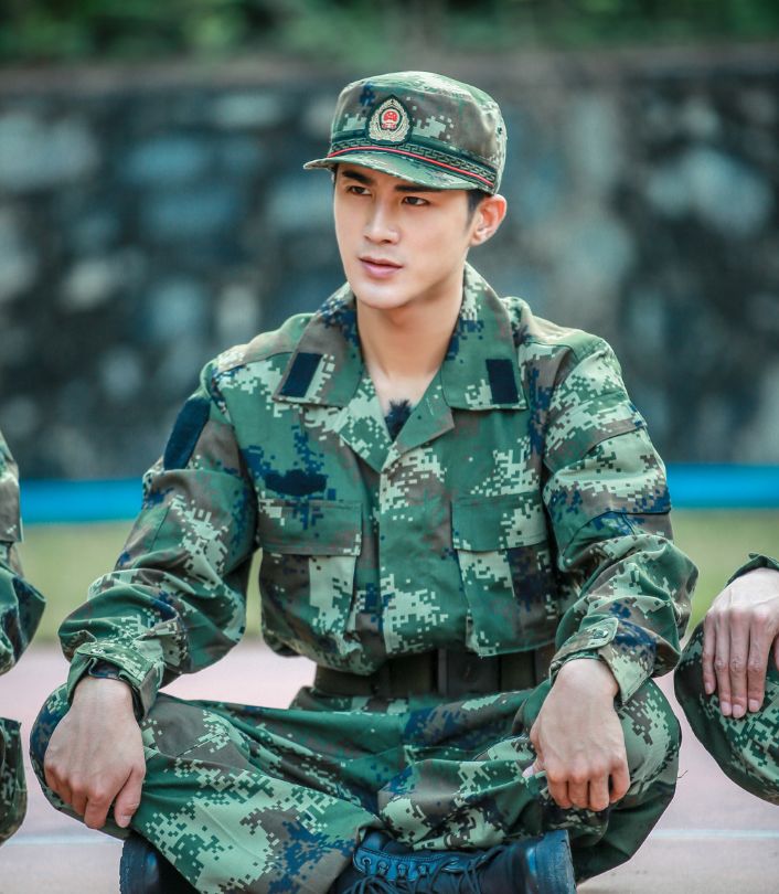 终于知道张馨予老公何捷长得像谁了网友最后一张像到极致