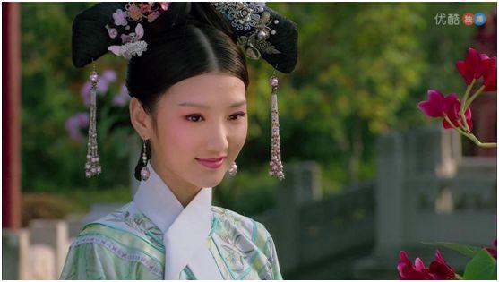 何杜鹃在《芈月传》中饰演的魏美人也是极美的,不过没有智慧的美,只