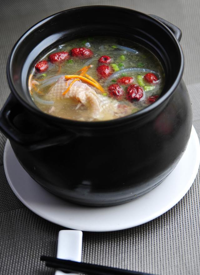 孕妇喝的鸡汤怎么炖,孕妇喝的鸡汤怎么炖最有营养
