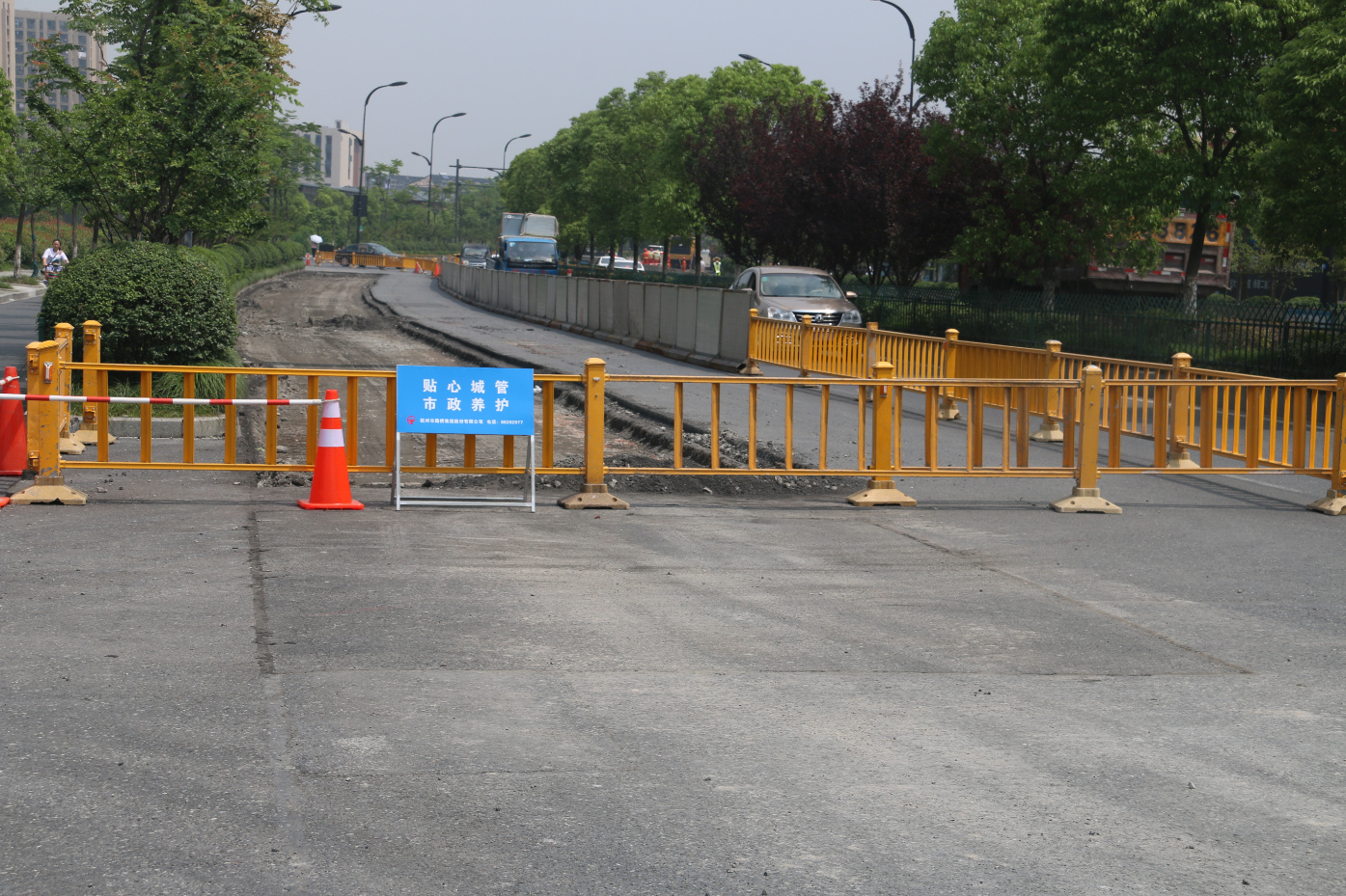 红普路(德胜东路-九州路)正在占道施工