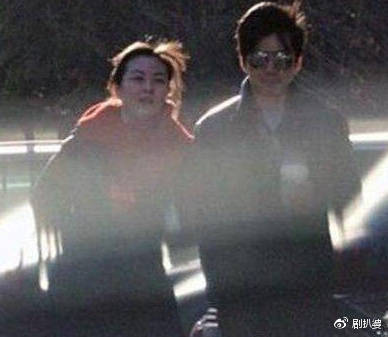 李健老婆孟小蓓家庭背景曝光,揭秘俩人结婚多