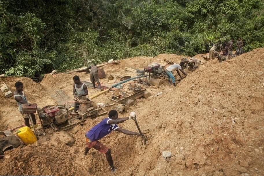 这个地方到处是黄金,当地人却穷得揭不开锅,但去的中国人却富了|加纳