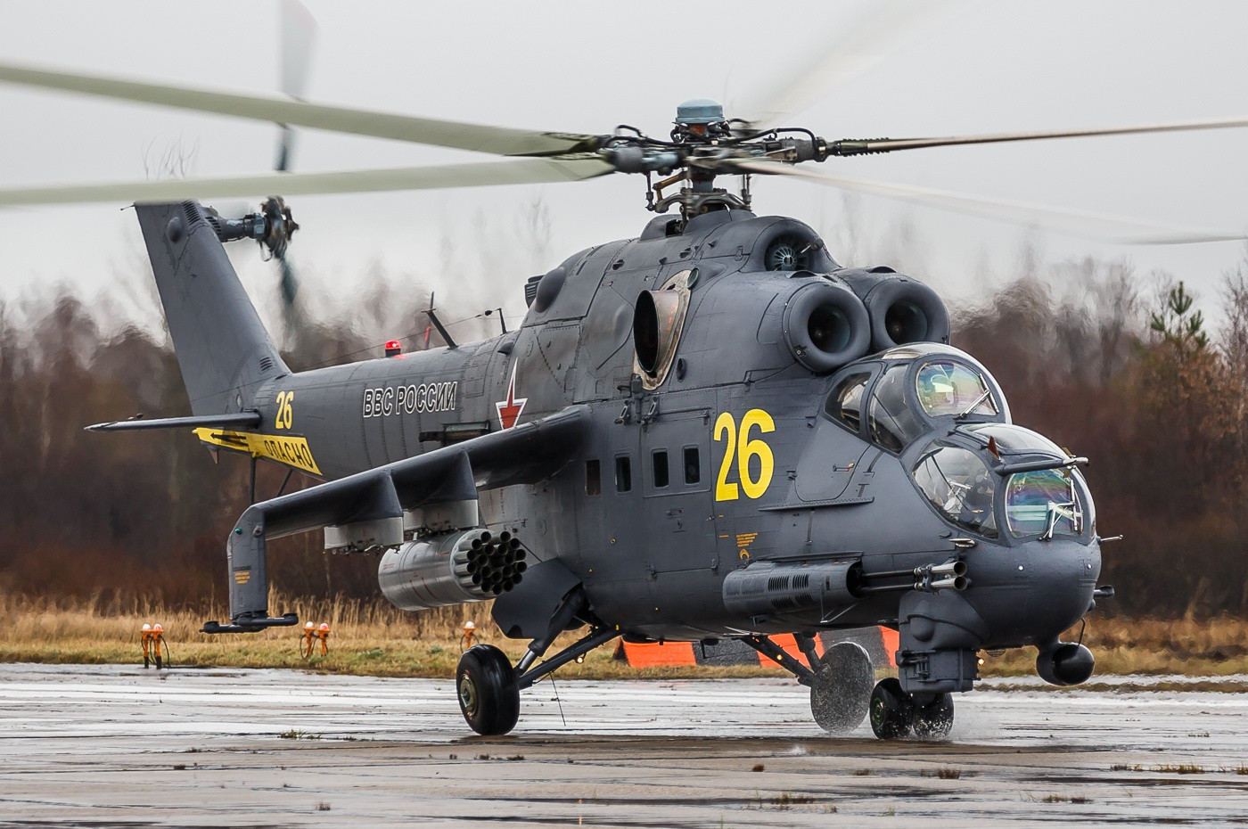 苏联俄罗斯武装直升机的先驱者米24型雌鹿武装直升机