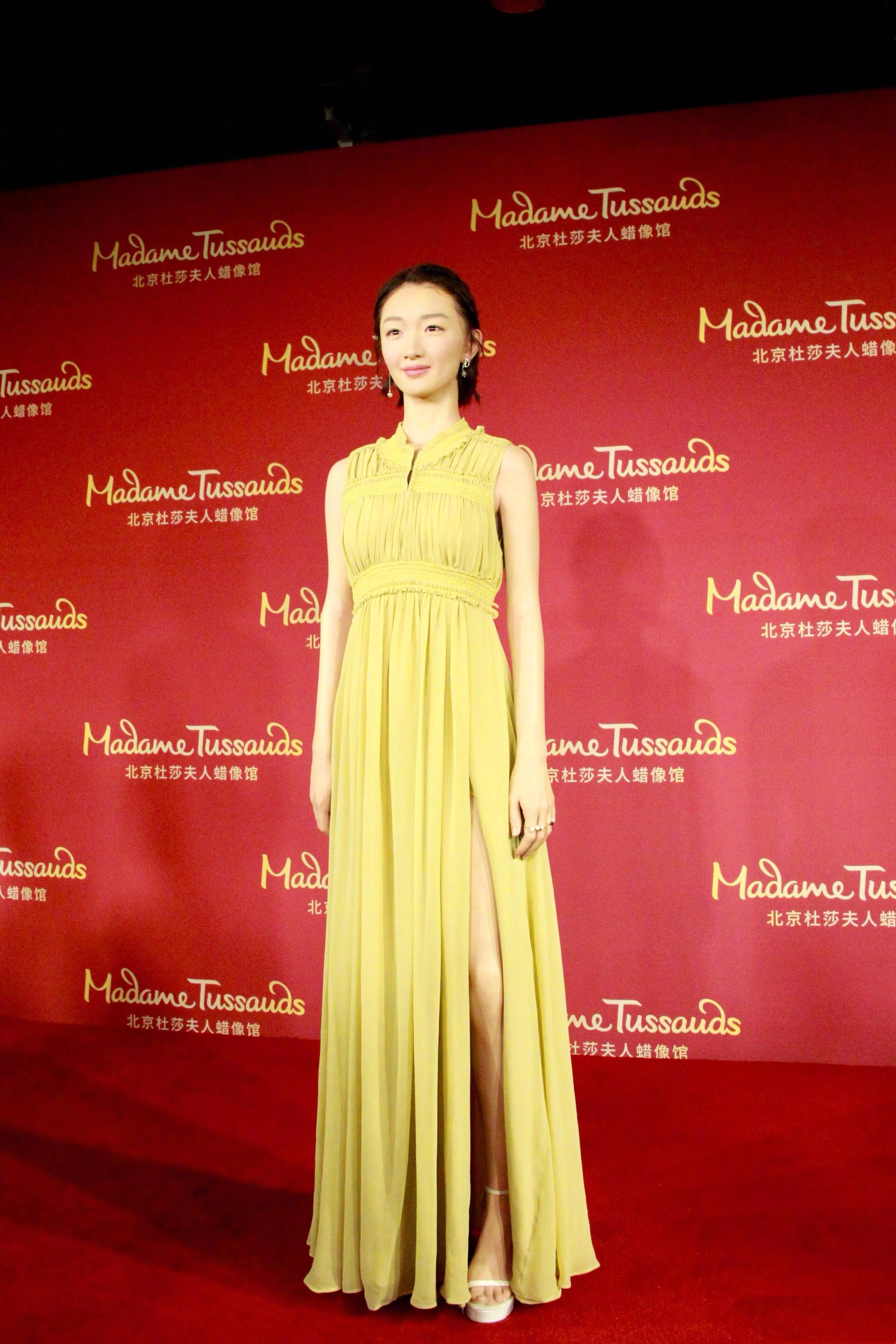 周冬雨蜡像揭幕,太像了!
