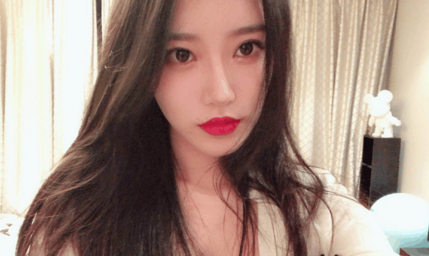 如今又有一位美女大主播选择从熊猫正式回归,相信不少早期观看斗鱼的