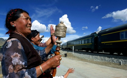 青藏铁路通车了