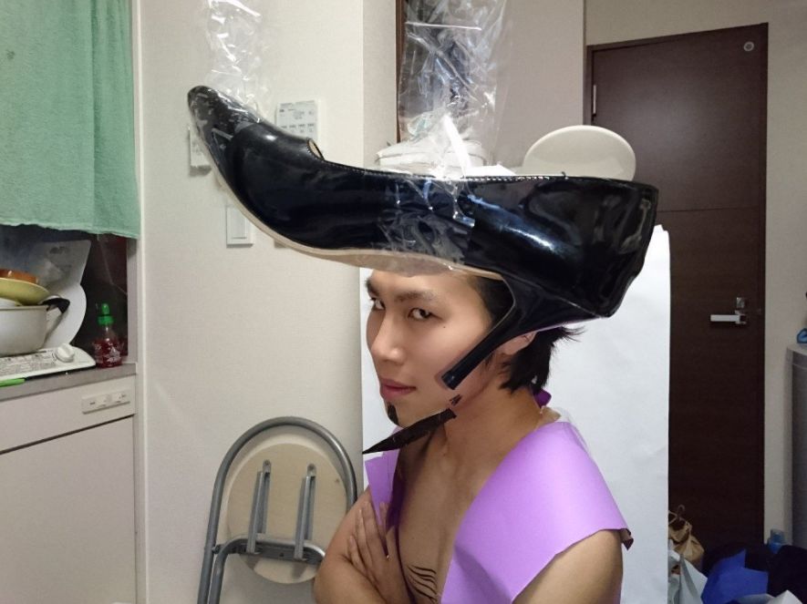 辣眼睛的低成本cosplay笑爆网友,为求效果日本小哥创意十足!