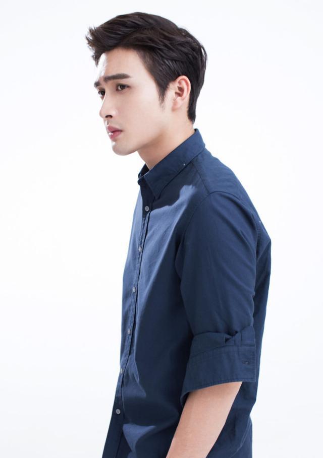 侧脸照最好看十位男神排名,王俊凯最后,鹿晗才第六,第一迷死人