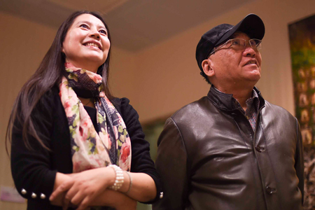 网球冠军赴美比赛失踪 32年后回国捞金引争议 55岁未嫁却收养3女|胡娜