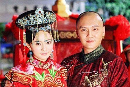 明星古装剧中的结婚照,唐嫣和罗晋,冯绍峰和杨幂,你喜欢哪一对