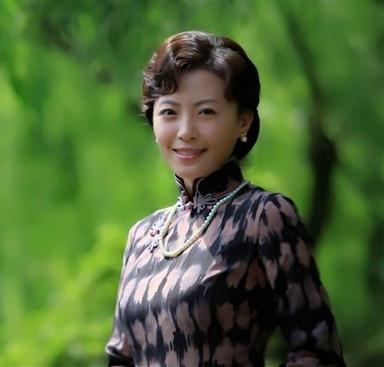 苦情戏《五月的鲜花》中,于小磊饰演的是戏中张歆艺的同学马琴;犯罪