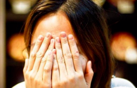 女大学生游泳意外怀孕向游泳馆索赔50万查明真相后羞愧不已