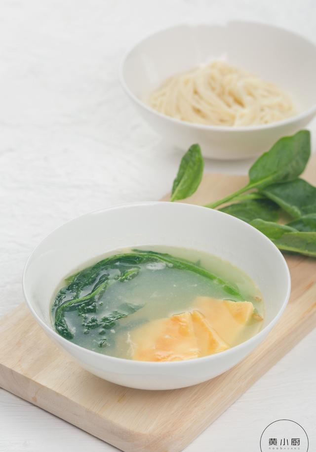 黄小厨小时候中暑感冒,就会来这碗菠菜鸡蛋面