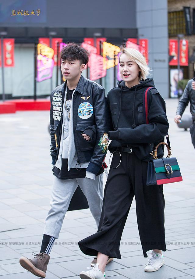 街头摄影: 北京三里屯时尚潮拍各种潮流服装搭配尽显时尚魅力