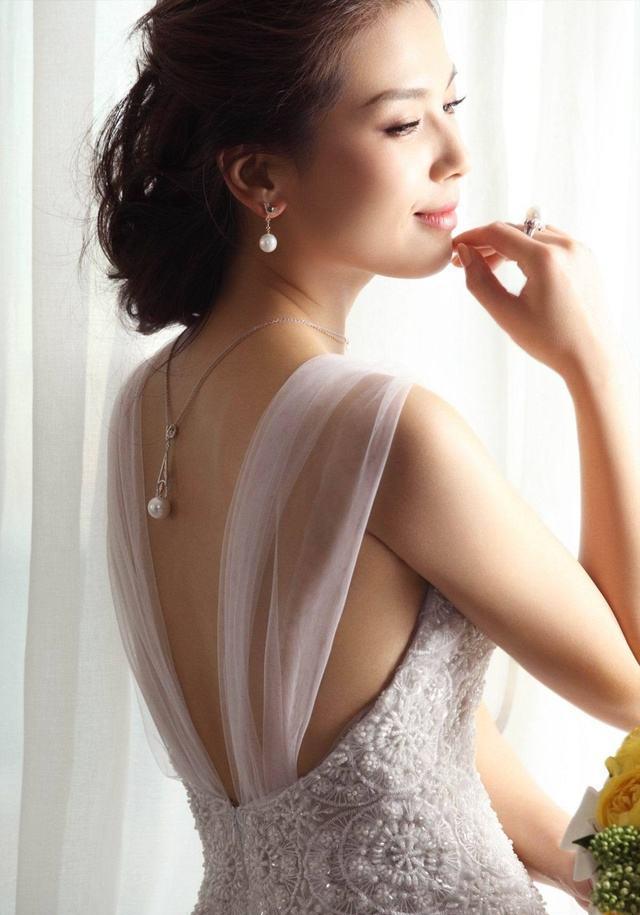 刘涛近照曝光,高清镜头下白发尽显,网友喊话王珂你可省点心啦!