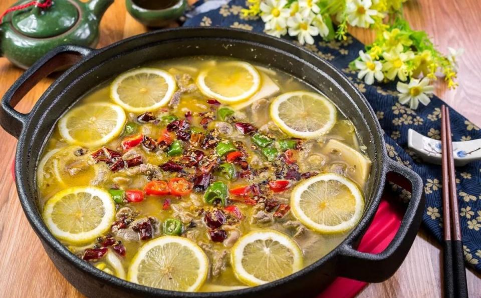 柠檬酸汤黄牛肉 一直呼声最高的"柠檬酸汤黄牛肉",这次终于加到餐牌