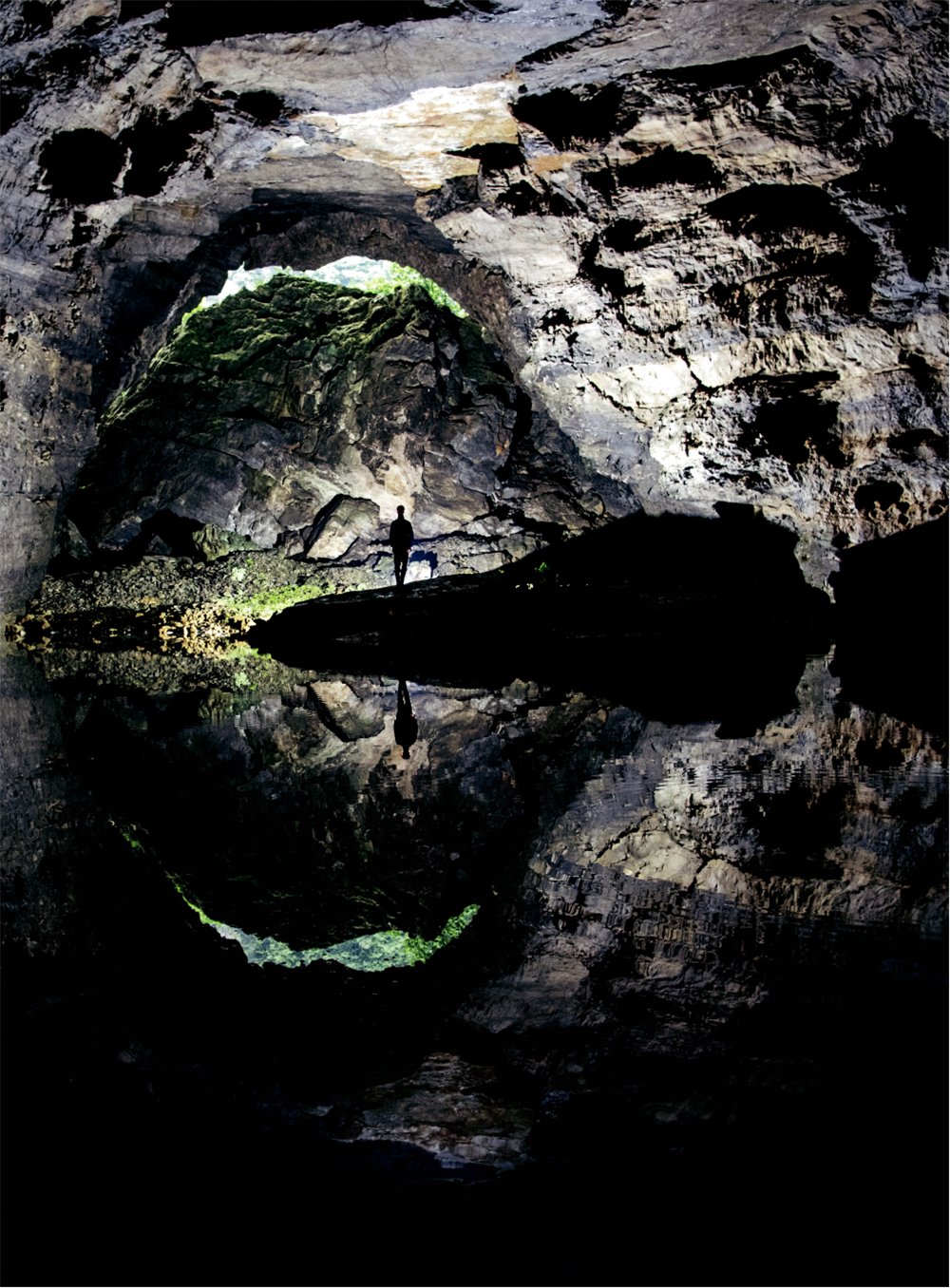 长230多公里,贵州发现亚洲最长洞穴!被称为"地心之门"!