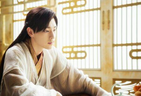 邓伦吃蜈蚣杨紫抓老鼠,这些辣眼睛的道具简直