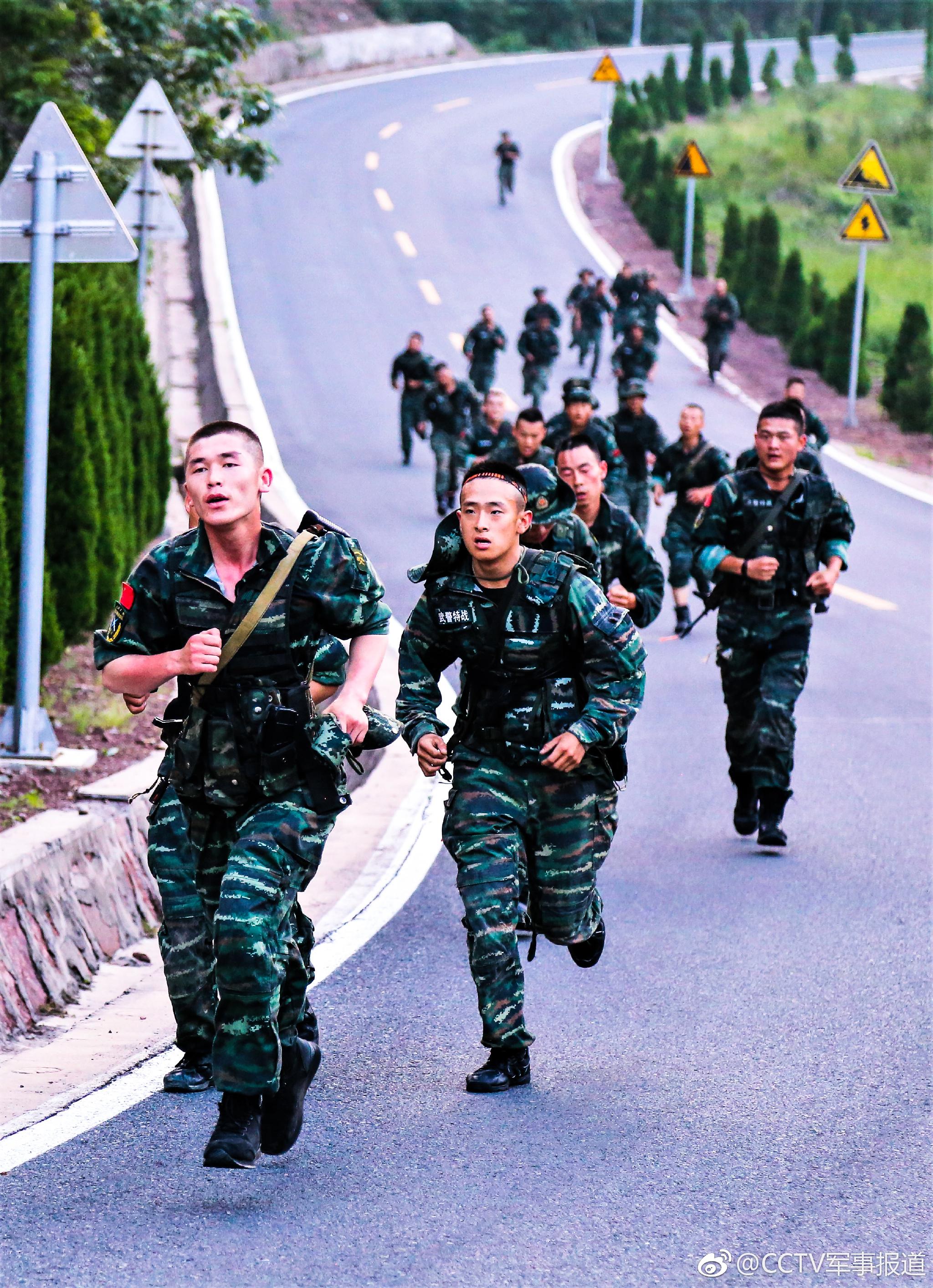 直击武警周口支队“魔鬼周”极限训练：从难从严从实锤炼特战队员