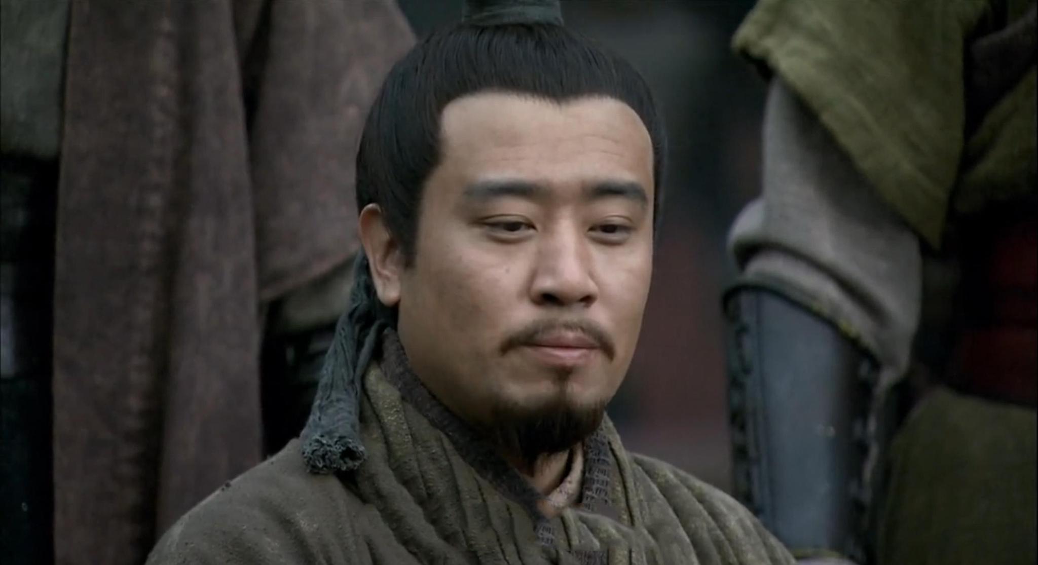 就拿桃园结拜来说,电视剧上演的是刘备关羽张飞三个人一见如故,然后
