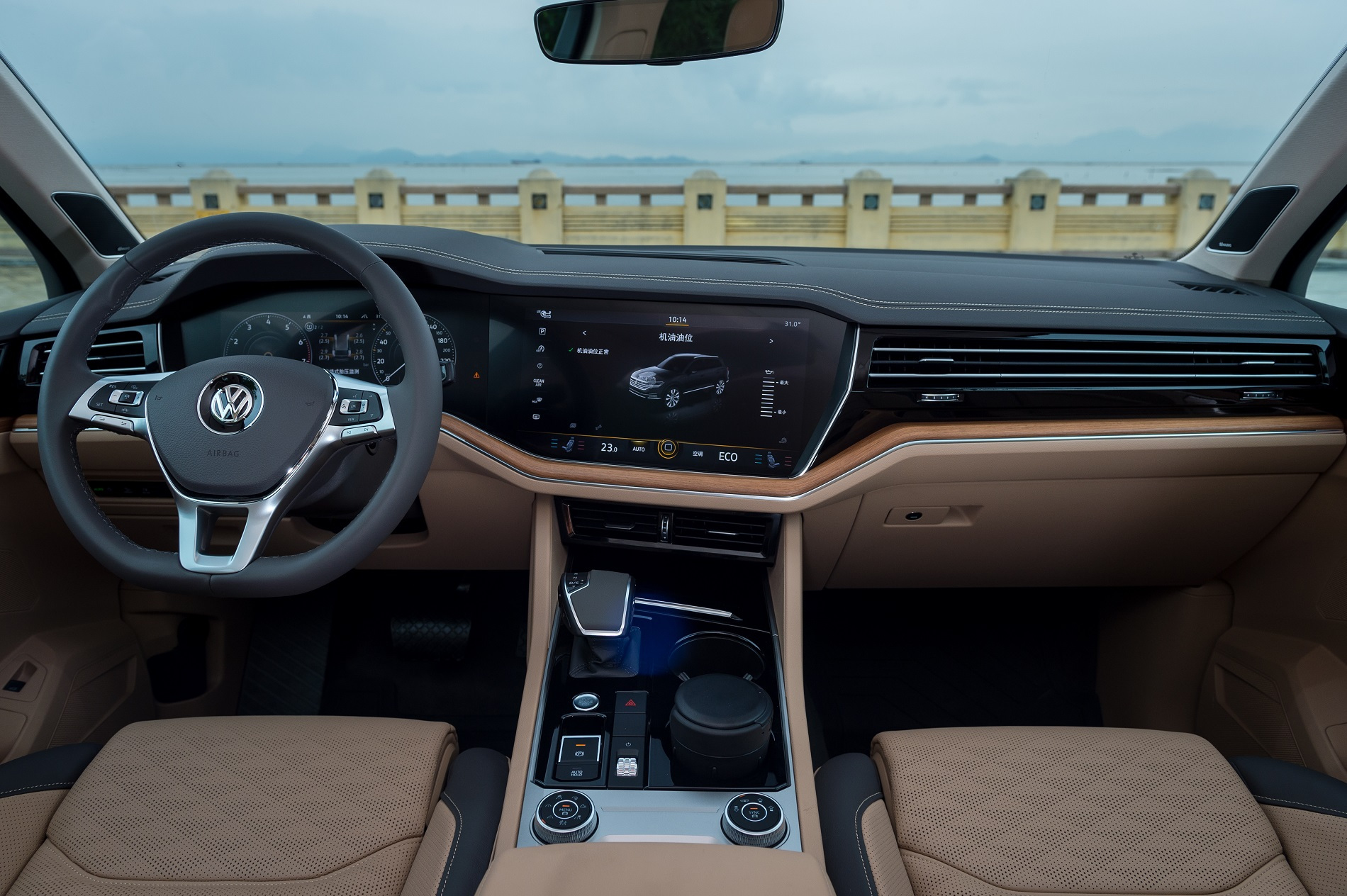 全新一代途锐尾部也加字母!63.68万元的起售价胜算有多大?