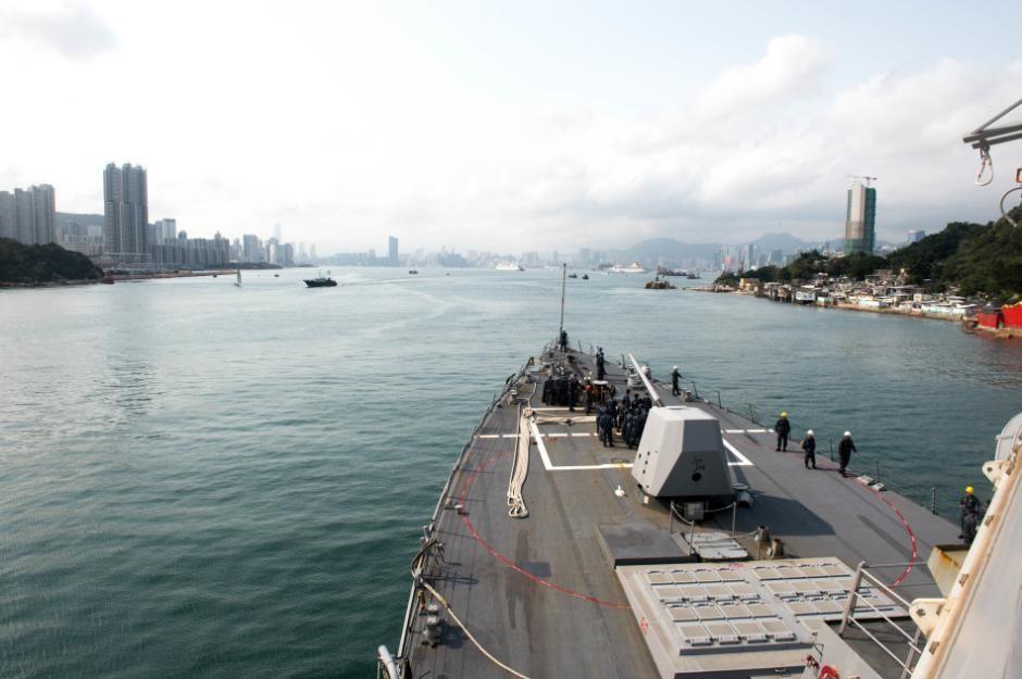 美国驱逐舰又抵达香港进行补给,为何美军舰艇喜欢来香港休整?
