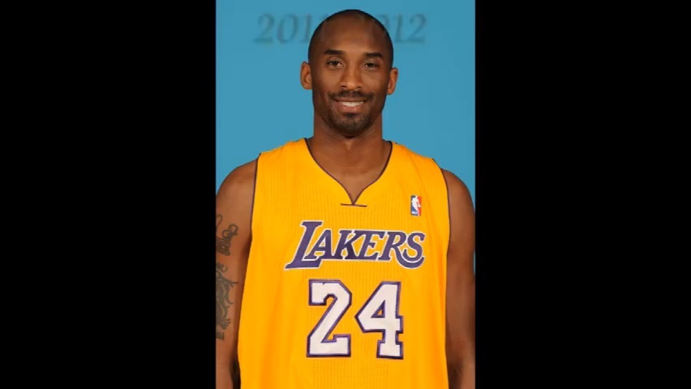 从青涩到成熟!来看看科比20年nba生涯的媒体日定妆照!