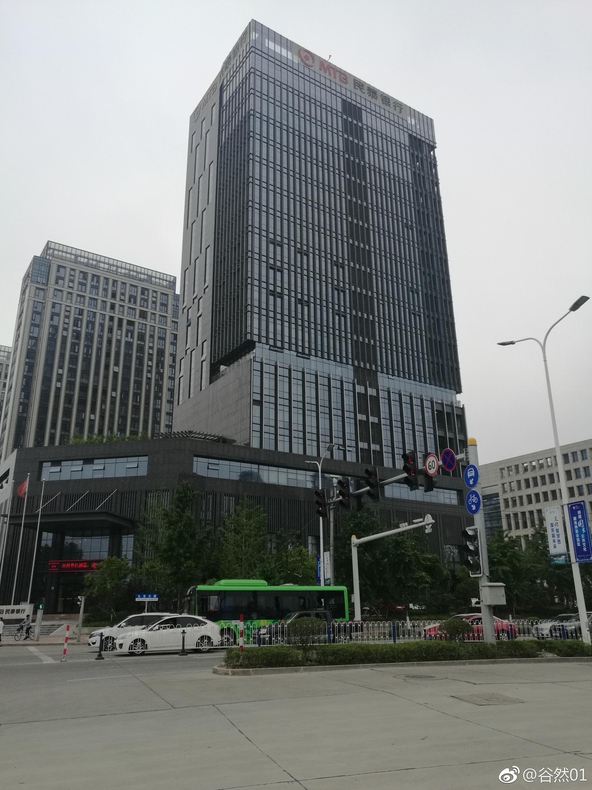 眨眼几年,温岭市城西新区高楼大厦拨地而起,越来越"城市范儿".