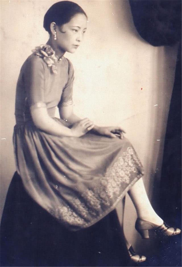 "旗袍女皇"唐瑛老照片,风华绝代,难怪会成为上海头号交际花