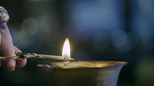 《延禧攻略》娴妃勒死纯妃后,又剪灯芯,最后一盏不是留给魏璎珞