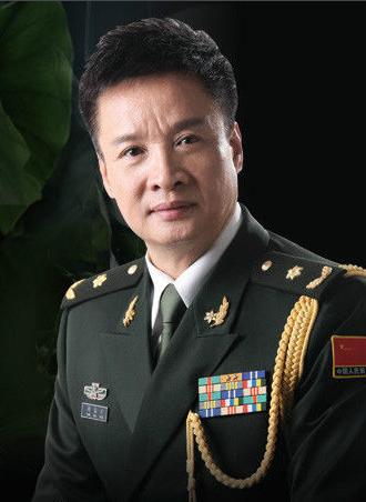 他是国家一级演员,妻子患癌呵护20年,如今61岁家庭幸福