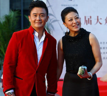 23岁成为影后,身患胃癌遭丈夫无情抛弃,如今女儿被张嘉译带火|岳红