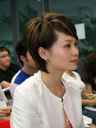 01年出道,14年穿衣引争议,今默默无闻|出道|朱晓琳|央视_新浪新闻