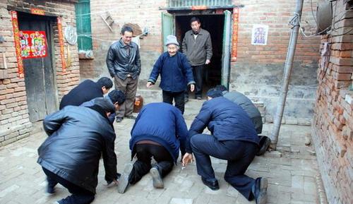 山东人为什么磕头拜年