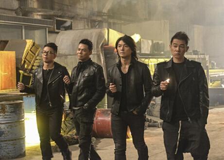 古惑仔合体! 陈小春晒五人合照为钱嘉乐庆生, 20年友谊感情深厚