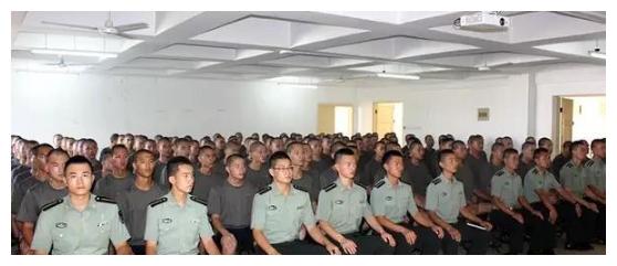 军校是高考学子梦寐以求的崇高职业,上军校会改变以后的人生吗?