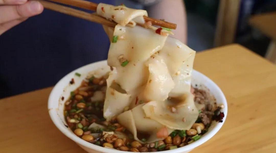 来自桐梓县民间的美味"卤米皮"比"煎粉"还好吃