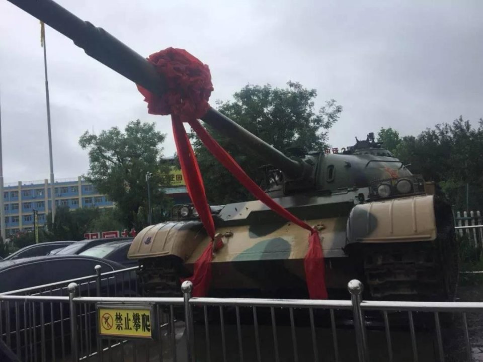 衡水中学实验学校,2018中考成绩惊人啊,校门口